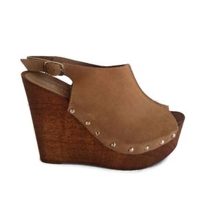 Charles David Made in Italy Tan Wooden Wedges